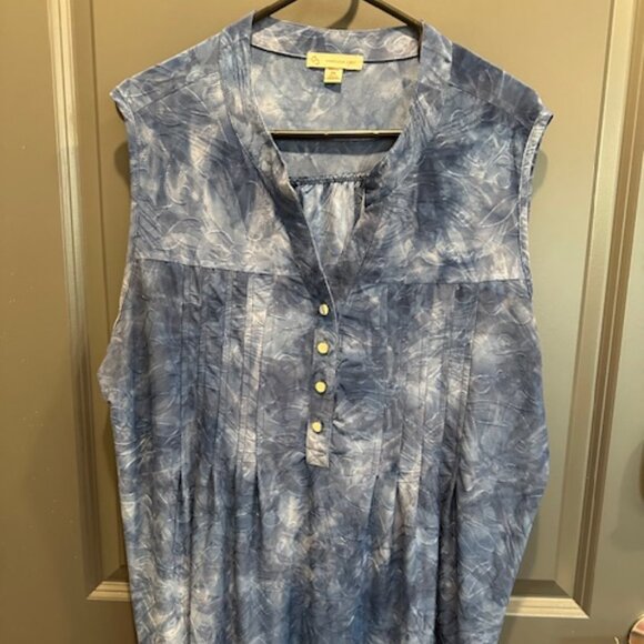CB Woman's 2X Sleveless Blue w/Silver Buttons Blouse - Picture 1 of 4